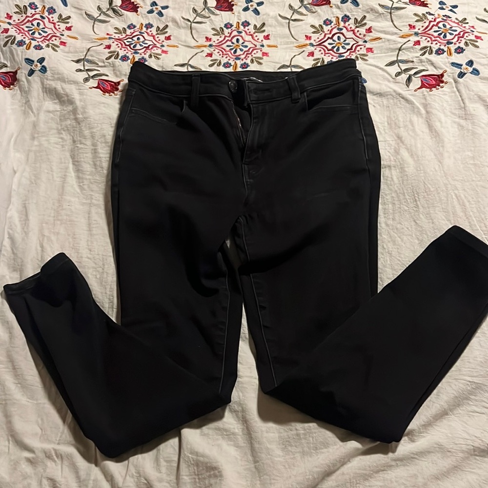 AE high rise jegging. Washed black. EUC. Size 8. No distressing.